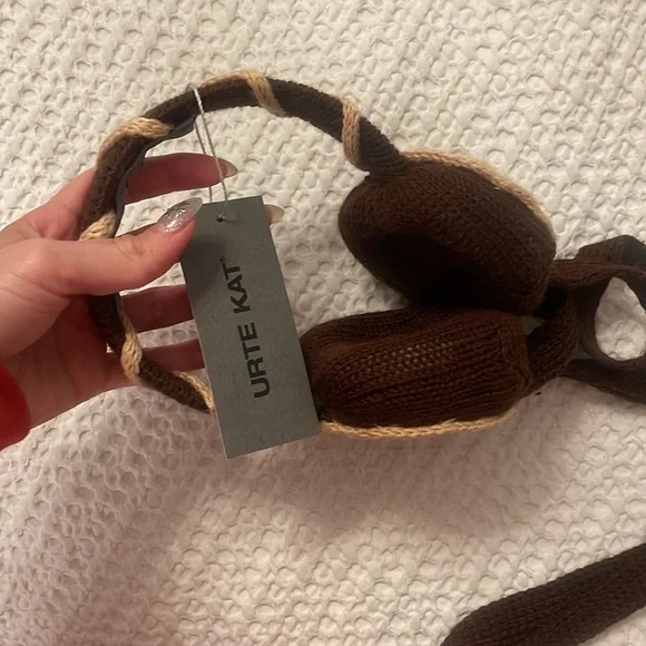 Cafe Forgot earmuffs! - Picture 6 of 6